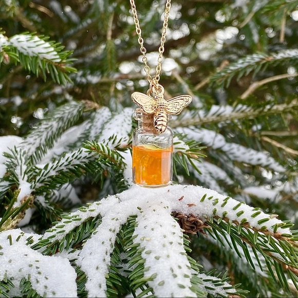 Brandywine Boutique Jewelry - Handmade Honey Jar Gold Bee Necklace